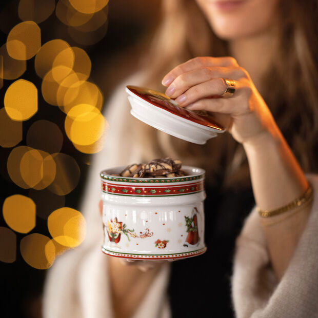Winter Bakery Delight Pastry Box Small