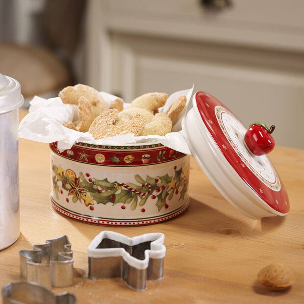 Winter Bakery Delight Pastry Box Medium
