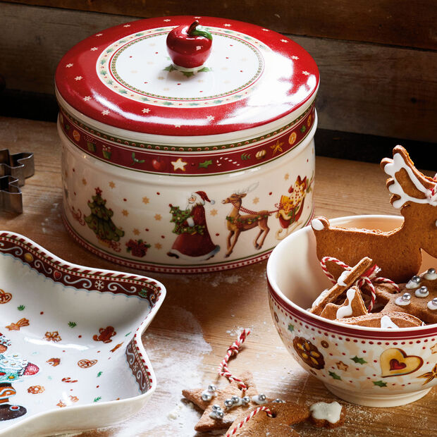 Winter Bakery Delight Pastry Box Large