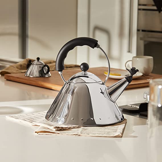 Kettle with bird-shaped whistle