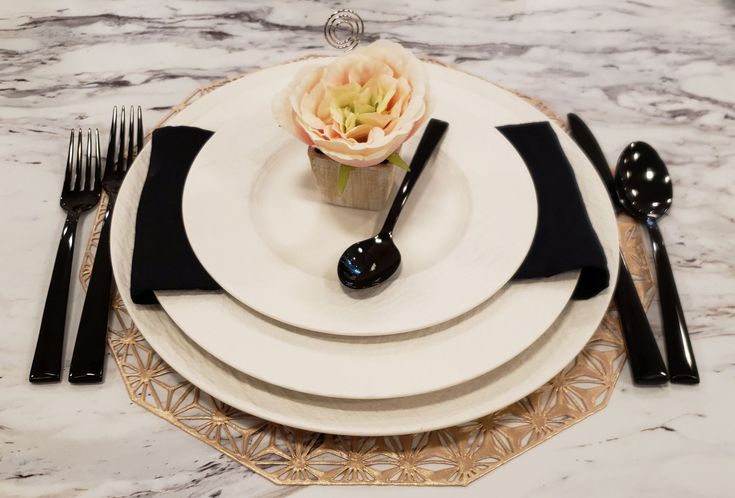 Manufacture Rock Blanc 4 Piece Dinnerware Set