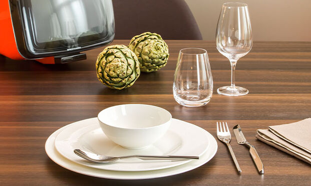 Anmut Gold 4 Piece Dinnerware Set