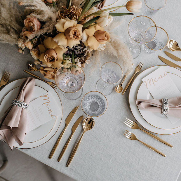 Anmut Gold 4 Piece Dinnerware Set