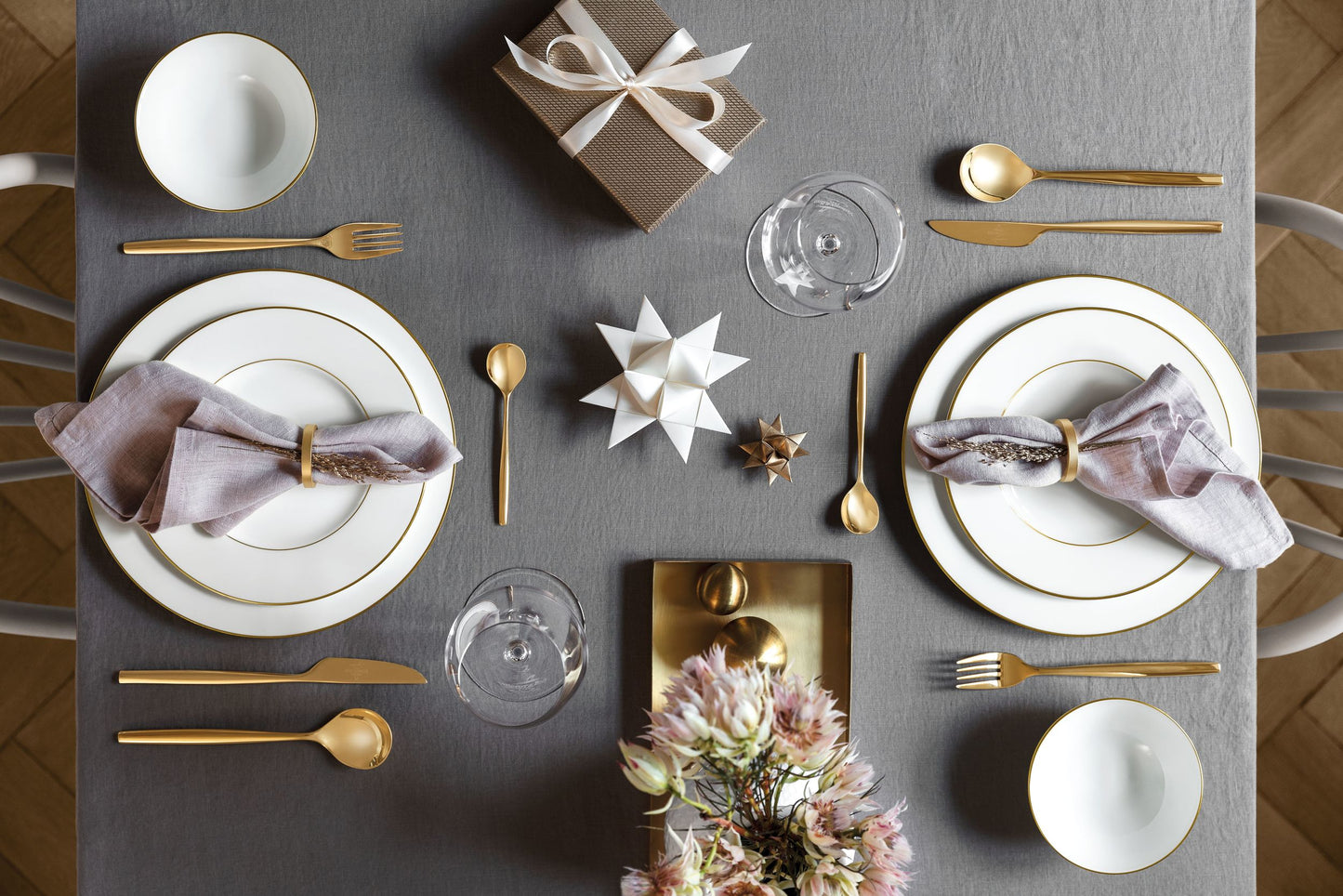 Anmut Gold 4 Piece Dinnerware Set