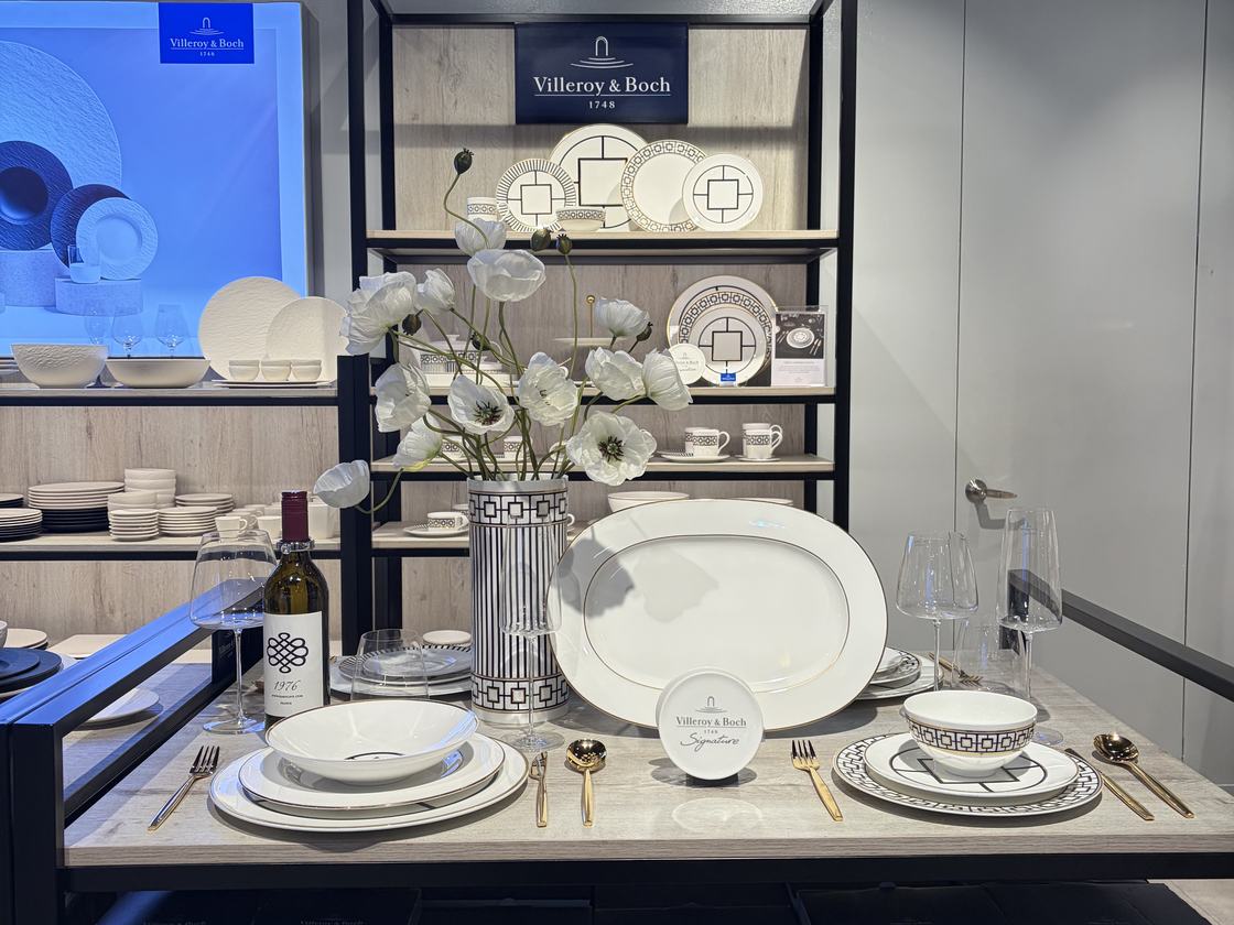 Villeroy & Boch tableware display inside Casa Euro The Podium
