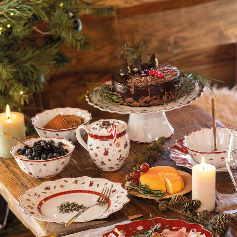 Toy's Delight Cake stand
