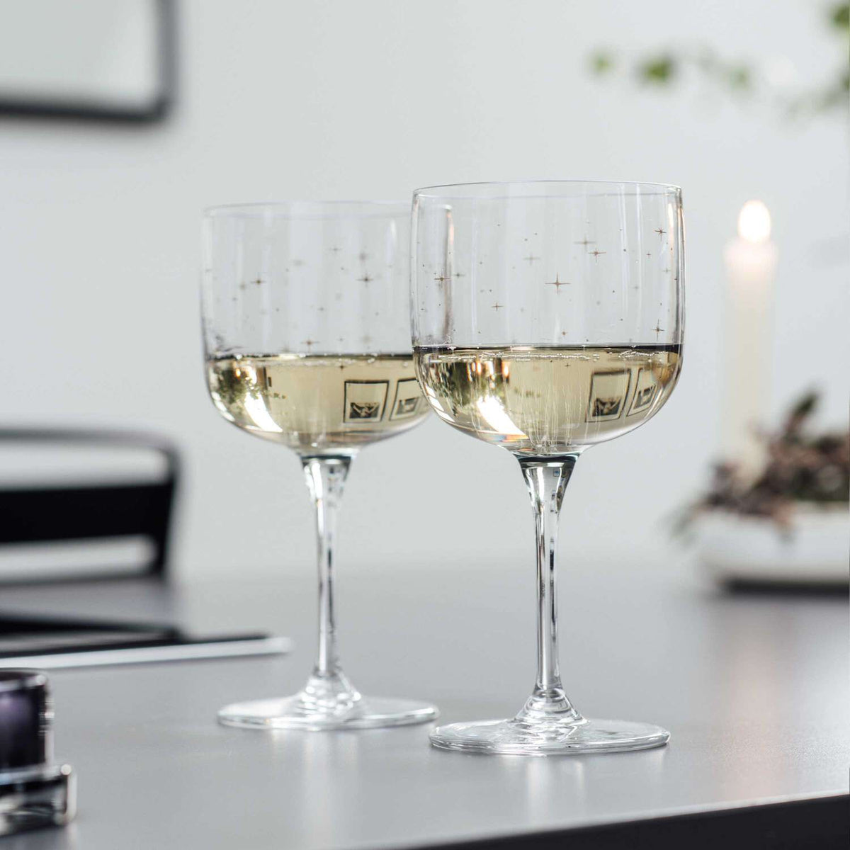 Winter Glow Wine Glass