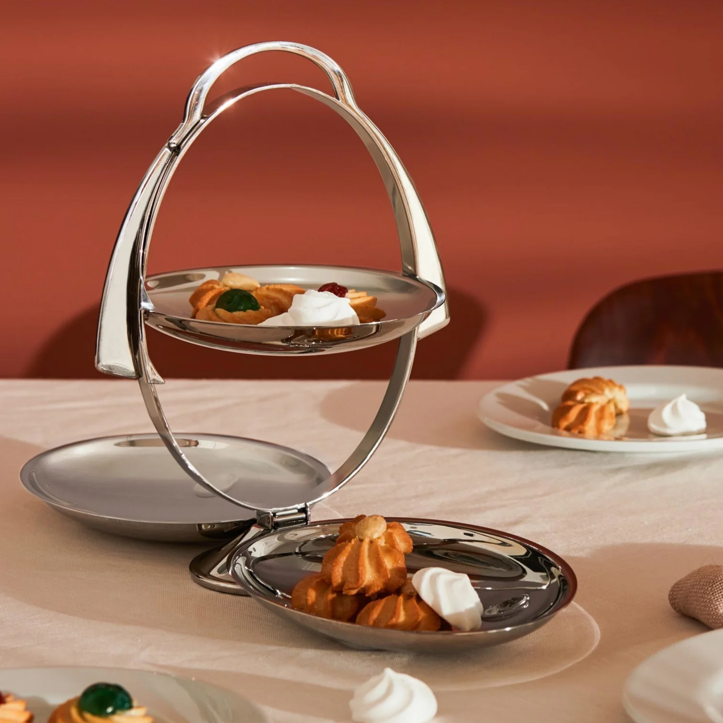 Anna Gong, Folding Cake Stand
