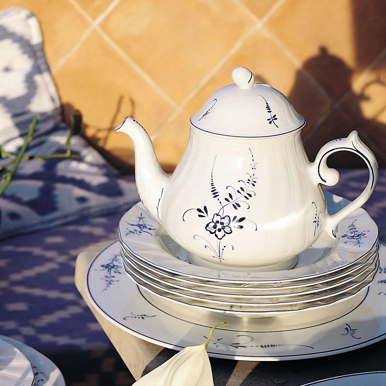 Old Luxembourg Teapot