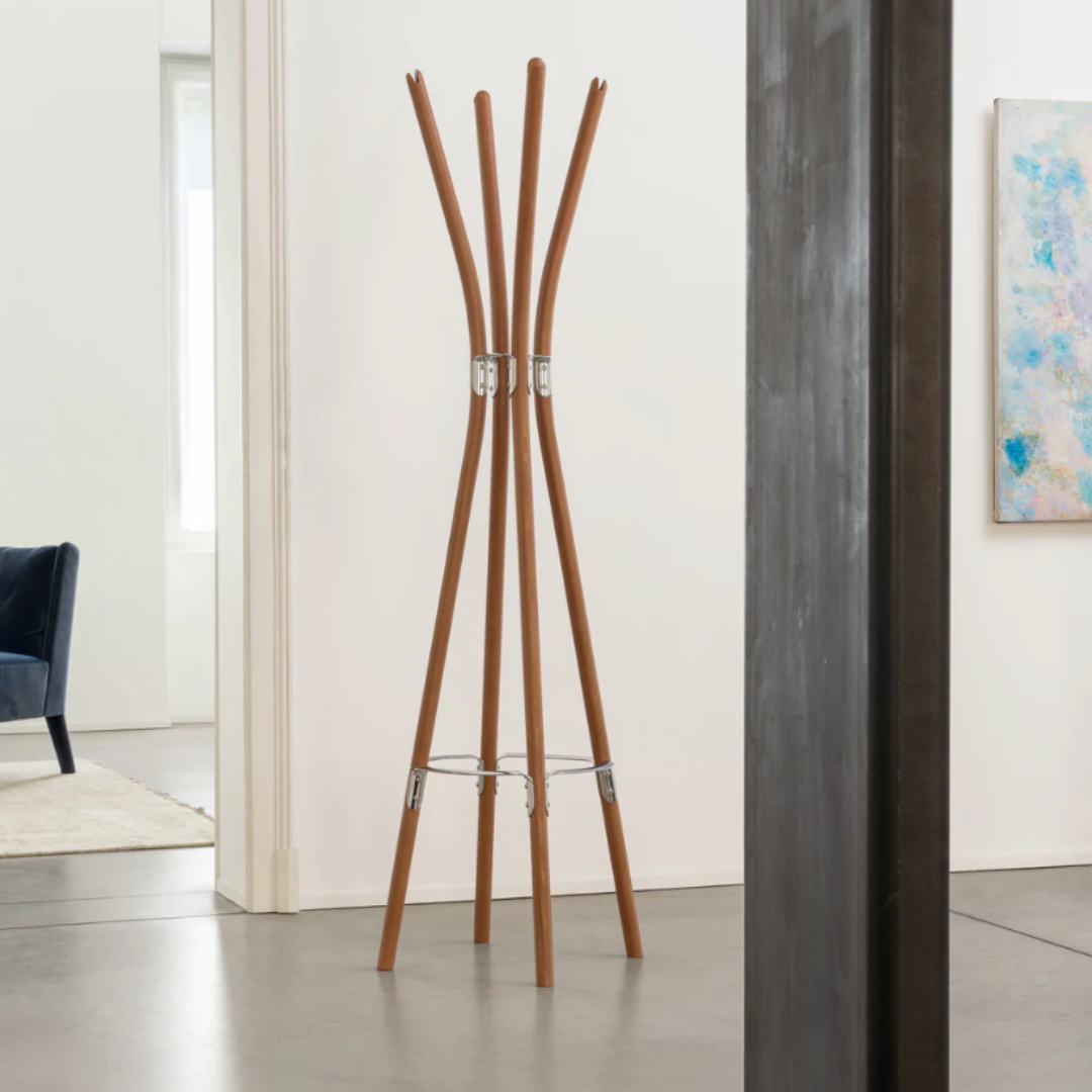 Poele, Clothes Hanger