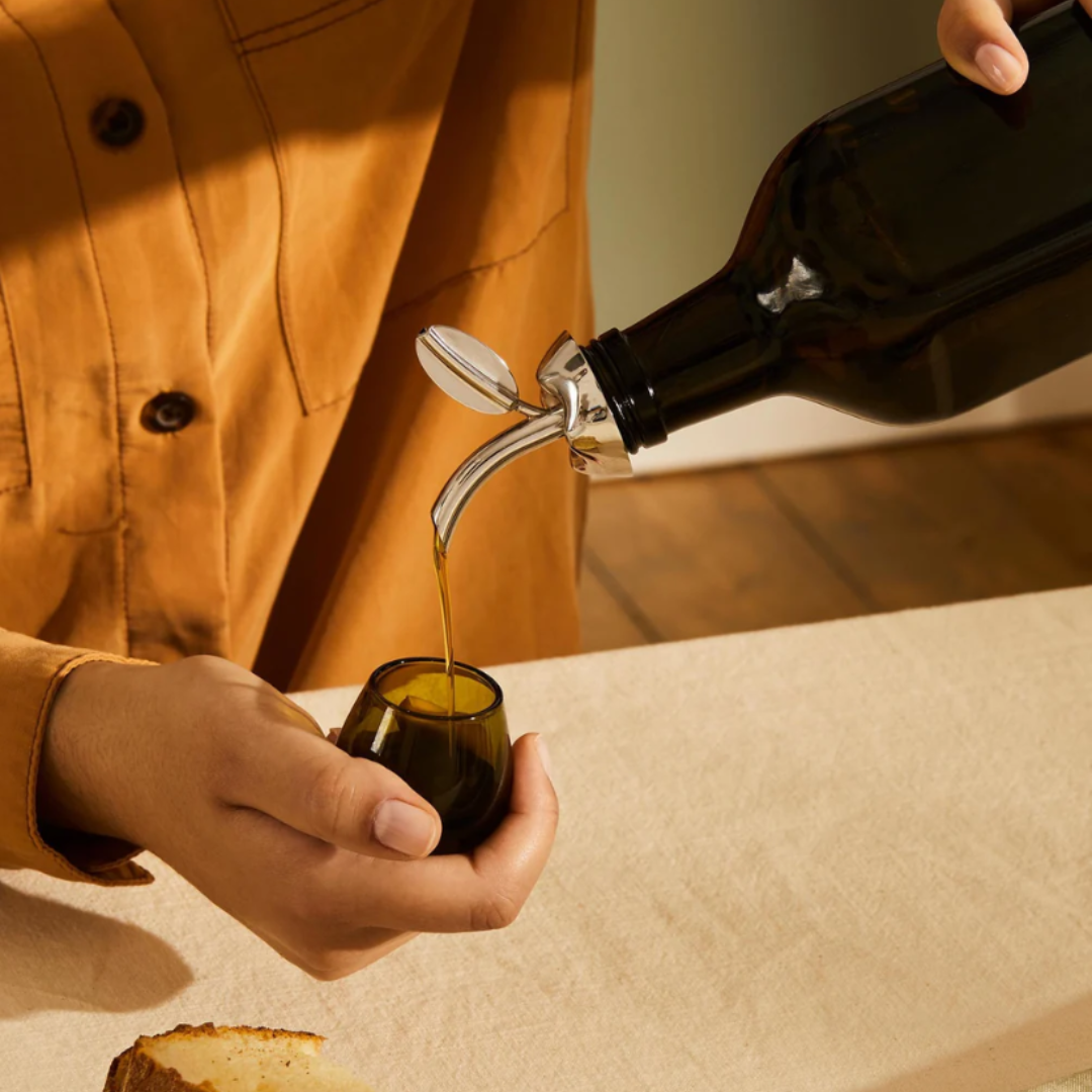 Fior d'olio, Pourer with olive oil taster