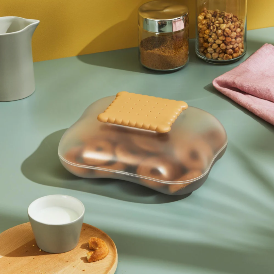 Mary Biscuit, Biscuit box