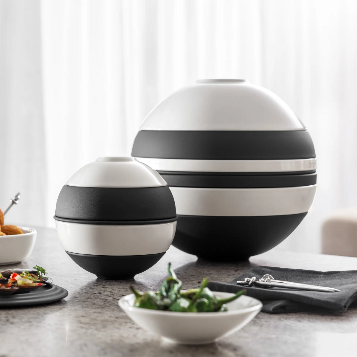 La Boule Black and White + La Petite Boule