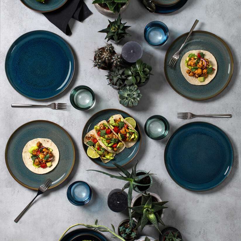 Villeroy & Boch Crafted Breeze — table setting with reactive glaze plates