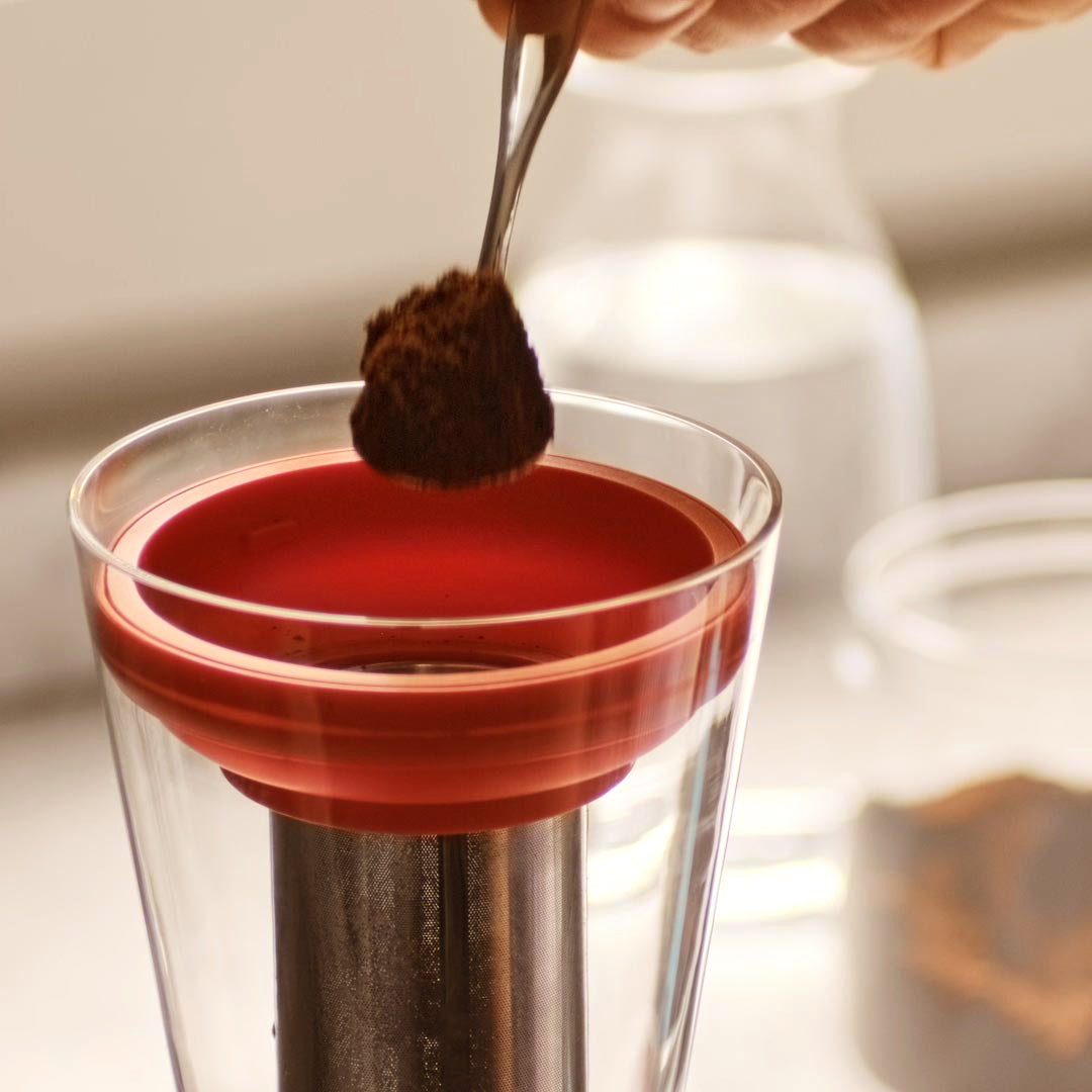 Mazagran: Cold brew coffee carafe, Red